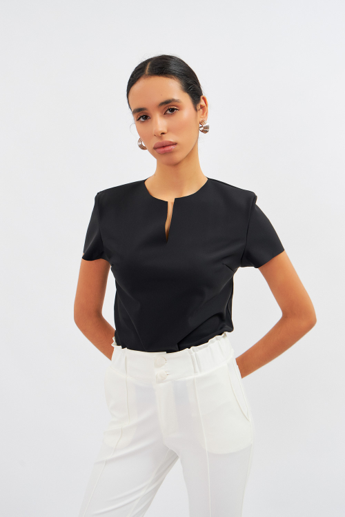 T SHIRT ANASTACIA PRETO